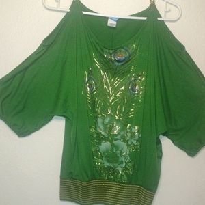 Shirt with chan on shoulder area.